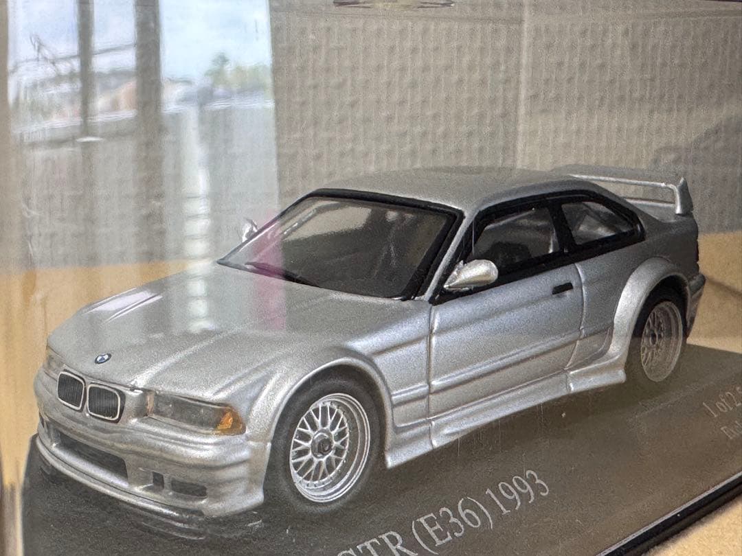 ミニチャンプス、BMW M3 GTR (E36) 1993 シルバー ミニカー