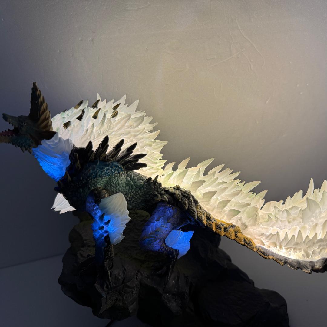 モンスターハンター ジンオウガ フィギュア 雷狼竜 LED点灯 特大サイズ