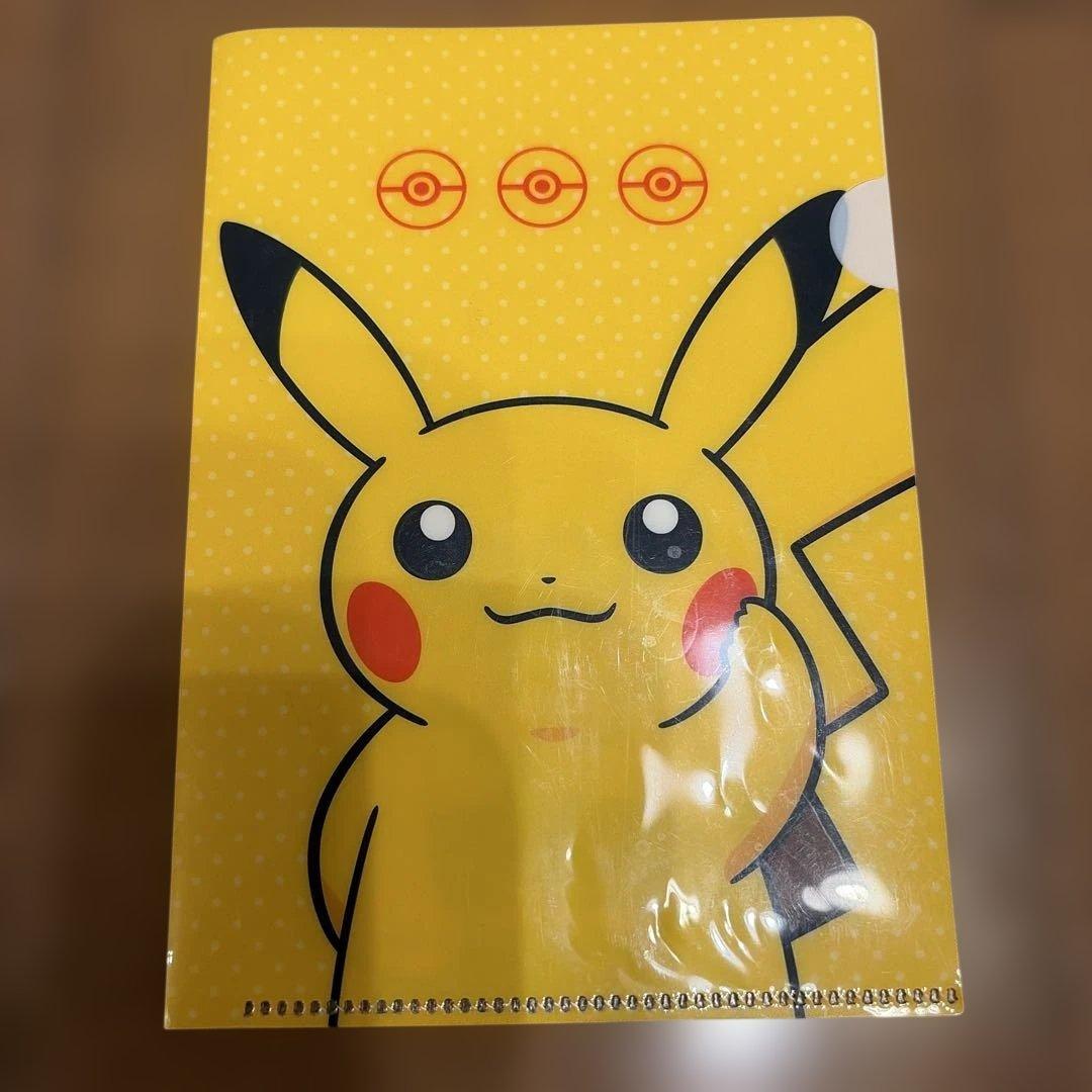 ポケモンセンター ピカチュウ クリアファイル - メルカリ