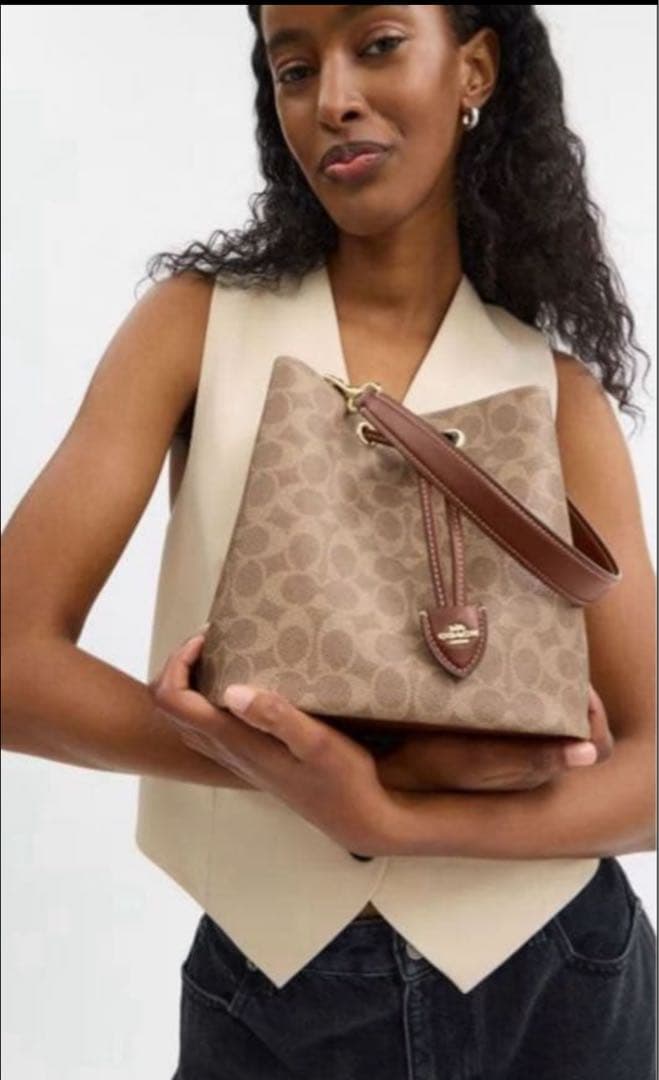 【COACH】 ローアン バケット バッグ・シグネチャー キャンバス