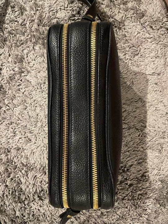 PRADA★ショルダーバッグ（ブラック）