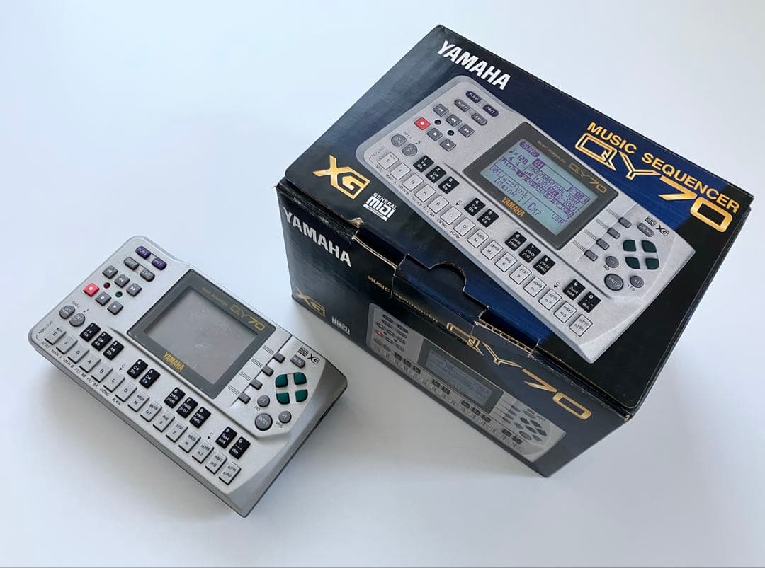 美品 YAMAHA QY70 シーケンサー 本体と付属品箱入り 動作確認済み