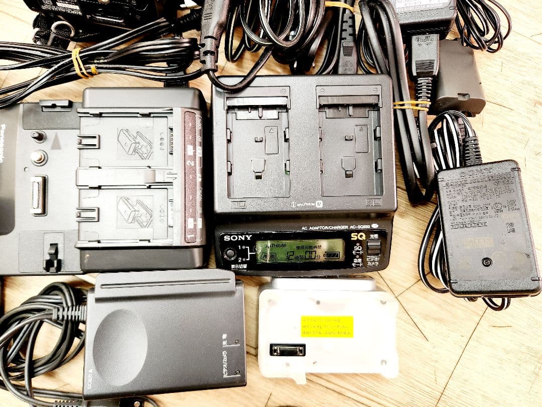 SONYハンディカム　まとめて　本体充電器バッテリー配線等現状品