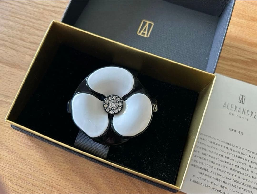 ALEXANDRE DE PARIS カメリア バレッタ 希少なホワイトシルバー - メルカリ