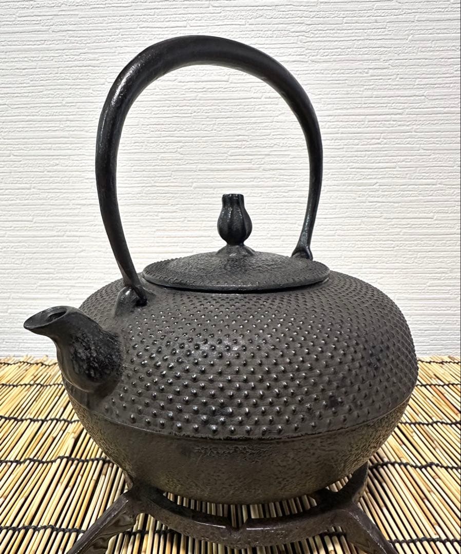 南部三厳堂名人手取型アラレ木箱、付属品付茶道具南部鉄器伝統工芸品