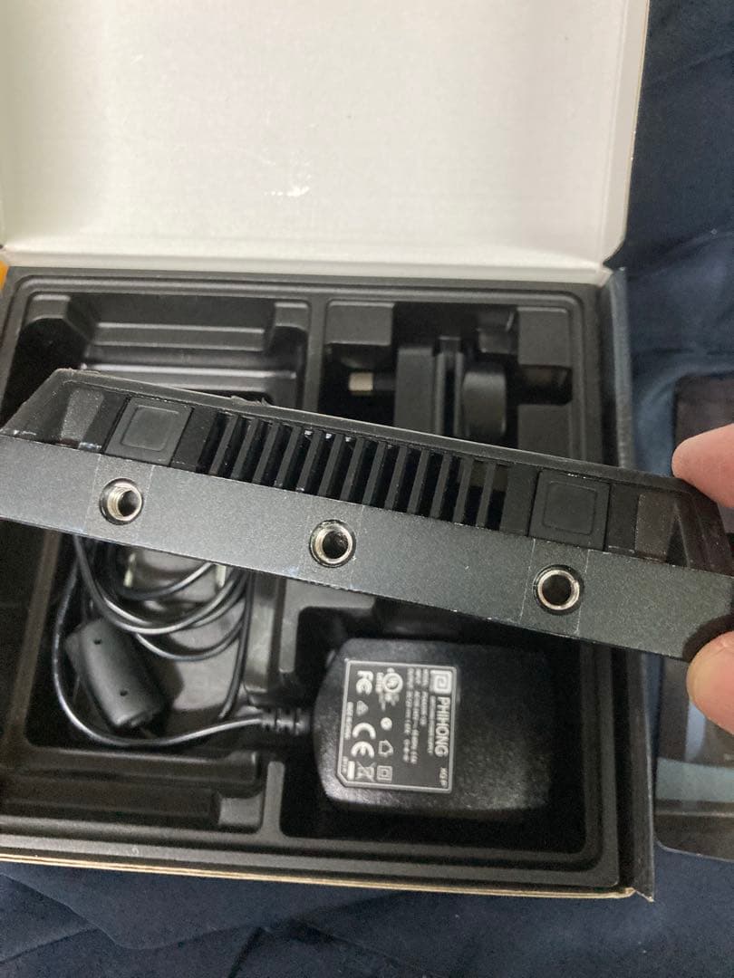 Blackmagic Video Assist 5インチフルHDモニター