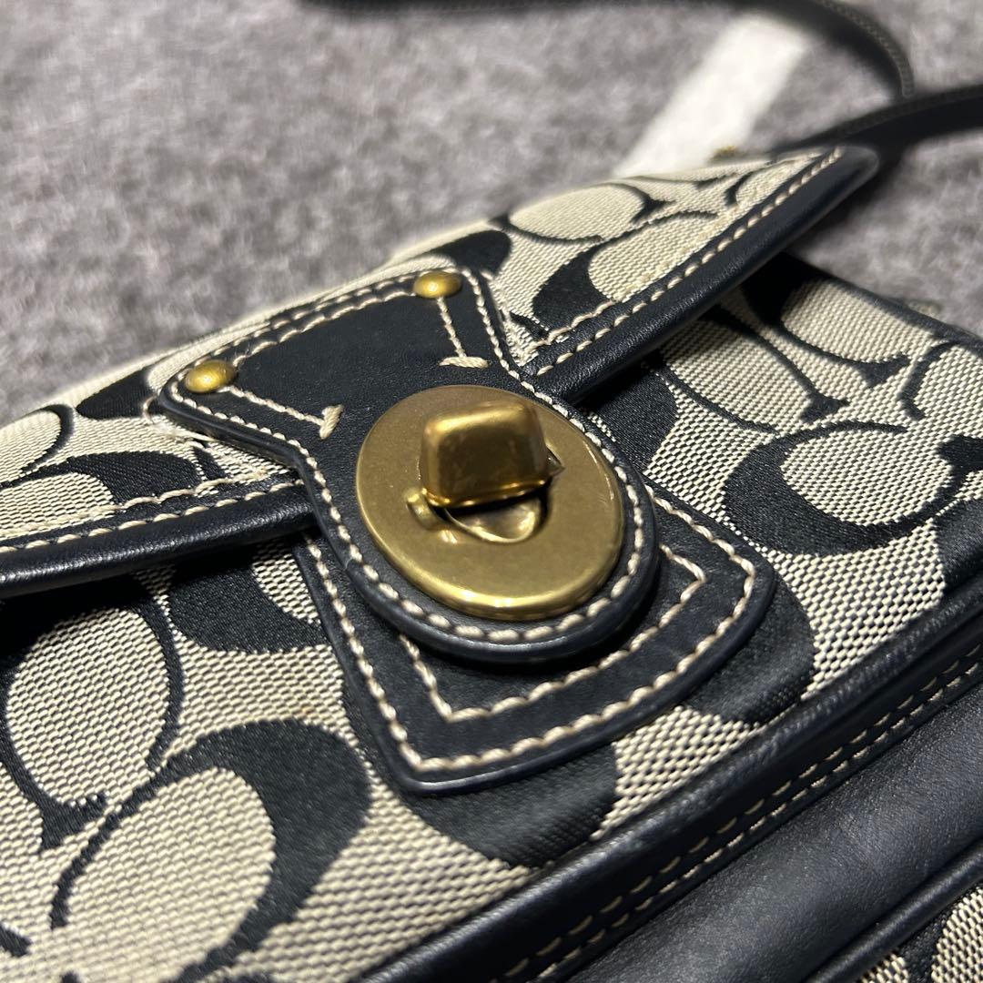 希少 美品 コーチ ショルダーバッグ シグネチャー ターンロック クロスボディ