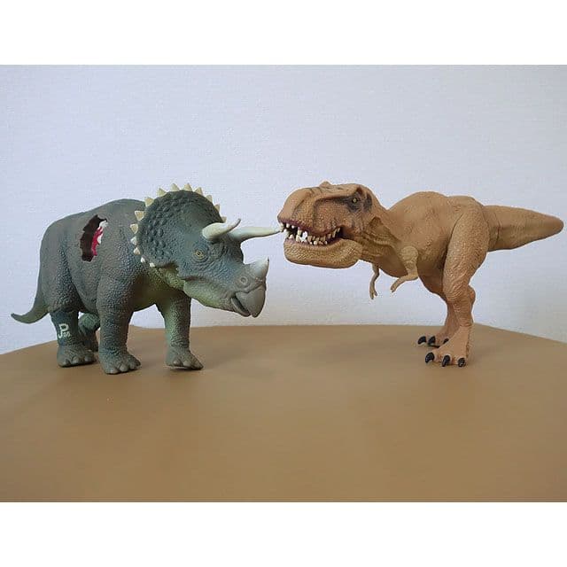 【フィギュア】ティラノサウルスvsトリケラトプス ジュラシックワールド パーク