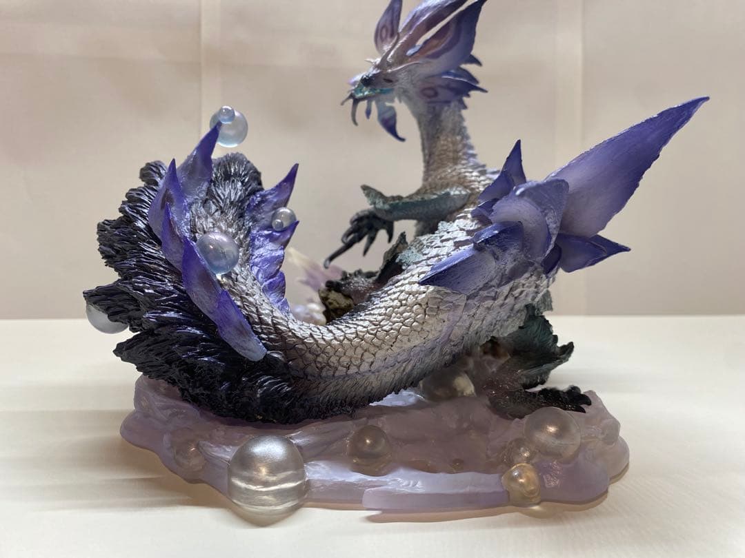 【クリエイターズモデル】焔狐竜 タマミツネ希少種　モンスターハンター　フィギュア