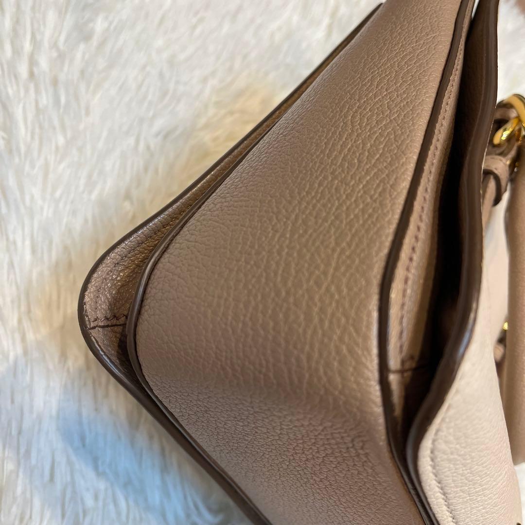 miumiu ミュウミュウ ハンドバッグ マドラス レザー ベージュ ブラウン