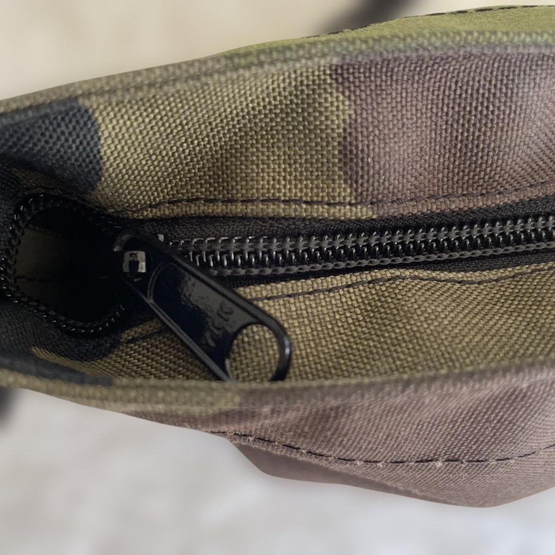 ⭐︎美品 エルベシャプリエ ショルダーバッグ 迷彩 舟型 バック底付き