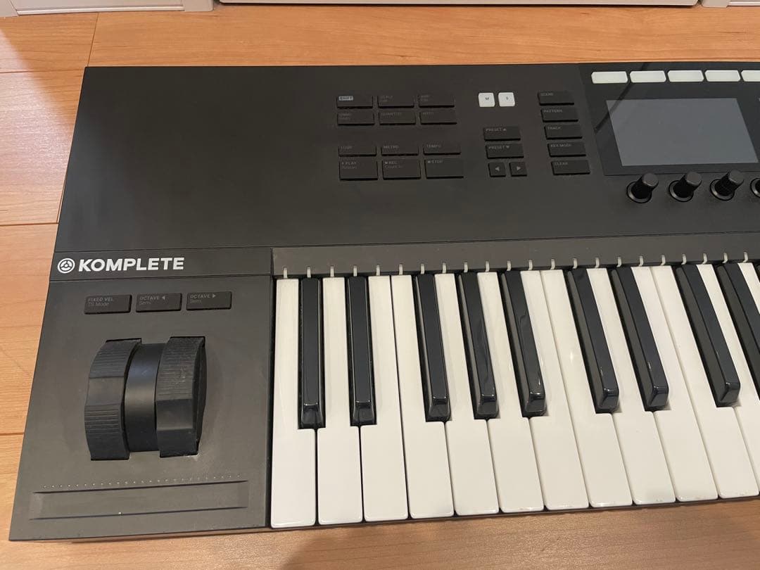 ②KOMPLETE KONTROL S49 MK2 ライセンス有 Native Instruments