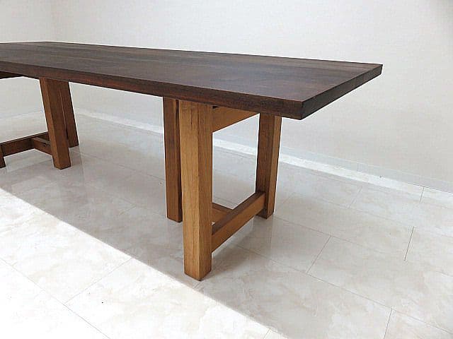 ウォールナット無垢材ダイニングテーブル　W240ｃｍ　多人数用ダイニングテーブル