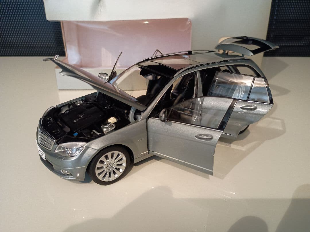 メルセデス特注 オートアート メルセデス ベンツ Cクラス ワゴン 1/18