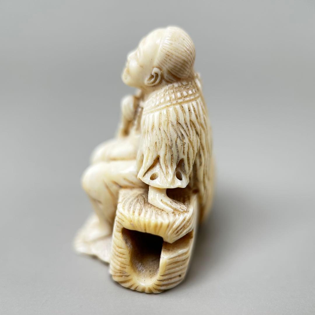 極上 根付 天然素材アンティーク骨董 飾り物 古美術 置物 細密細工 彫刻