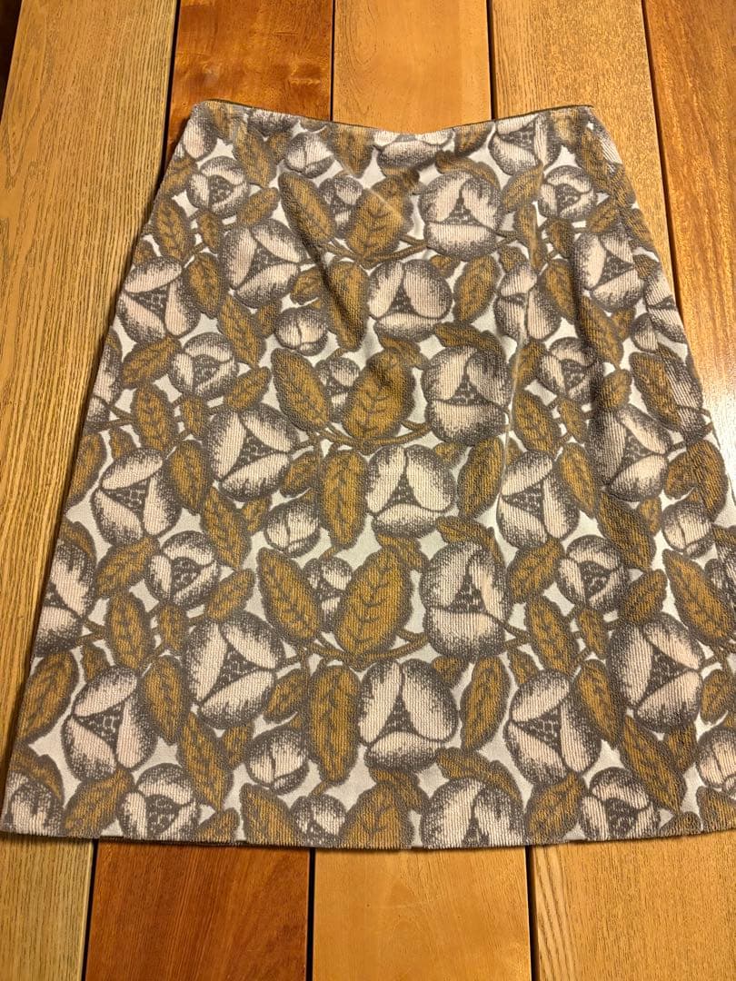 minä perhonen jardan ベージュ　スカート ひざ下丈