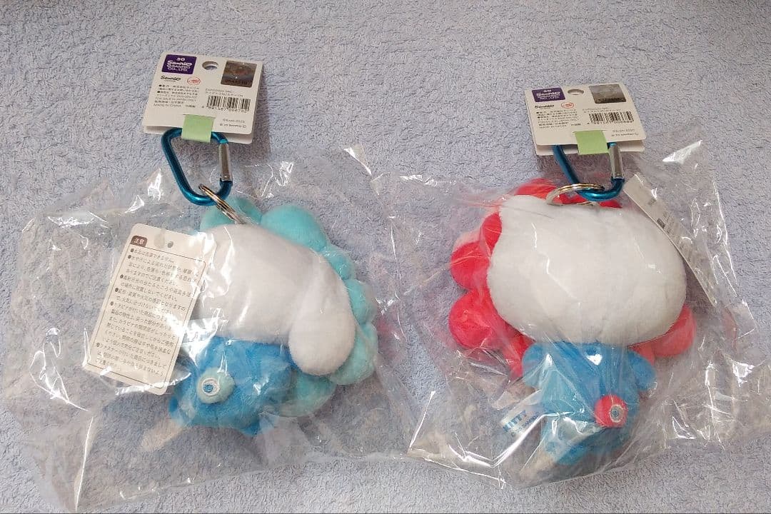 大阪万博会場限定　サンリオ　ミャクミャクなりきりぬいぐるみ　2点　カラビナ付き