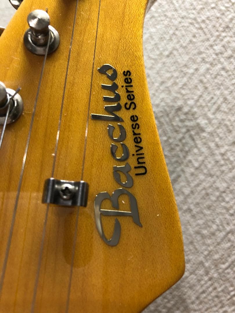 Bacchus Universe Series ストラトキャスタータイプ
