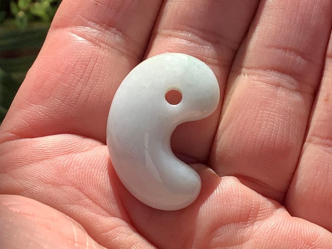 ✳霊神 神からの縁起物 糸魚川翡翠ジェダイト勾玉 本物をお身近に 機械