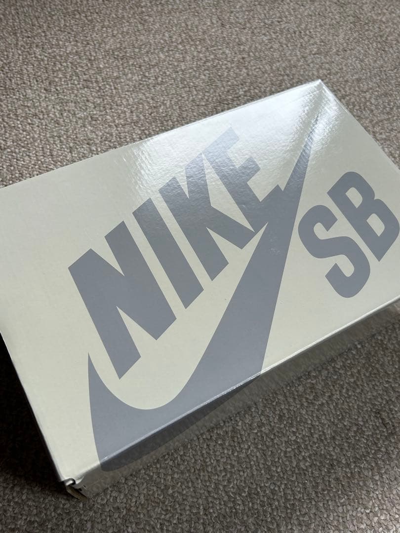 Nike SB Dunk Low スニーカー[新品未使用]