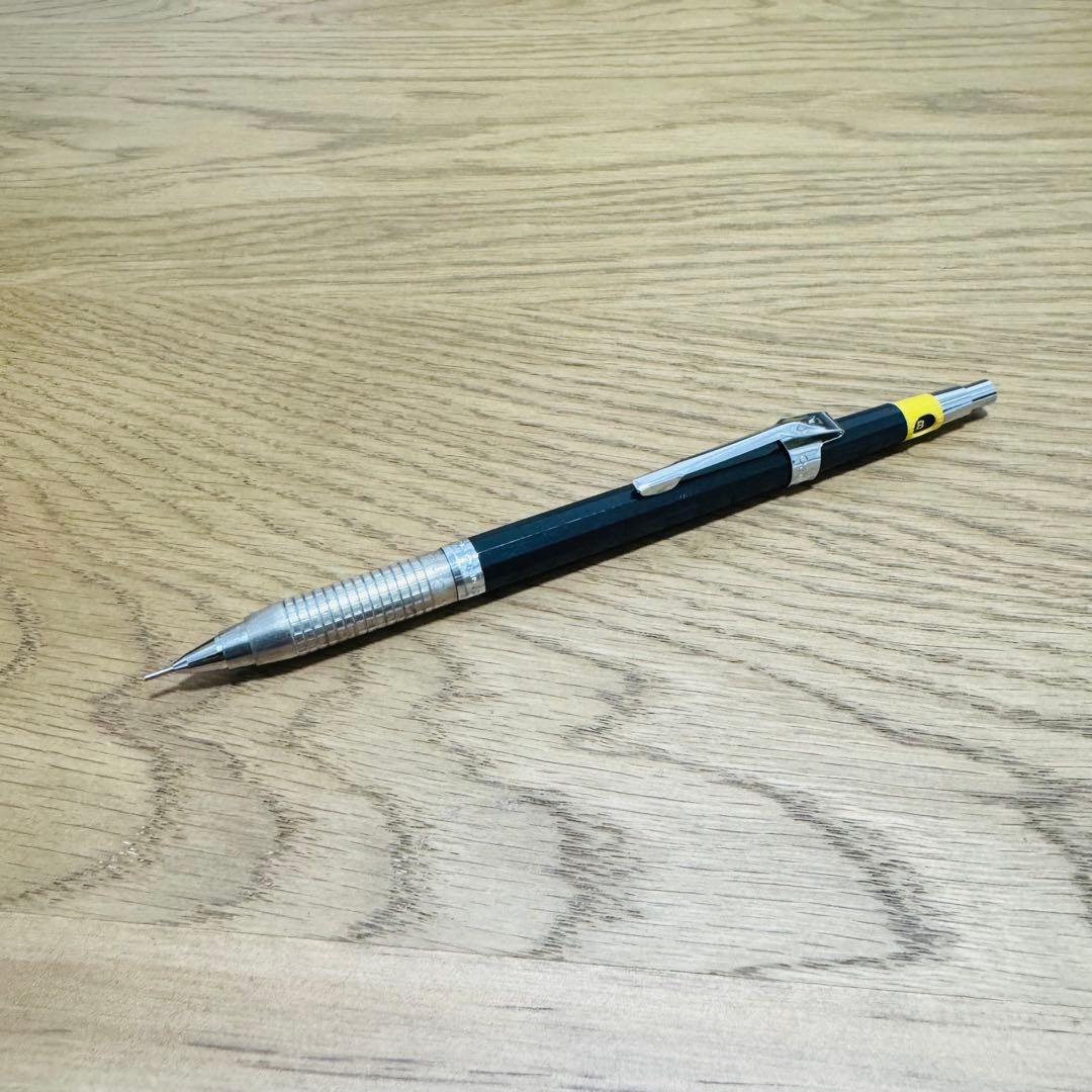 ペンテルメカニカシャープペンシル0.5mm