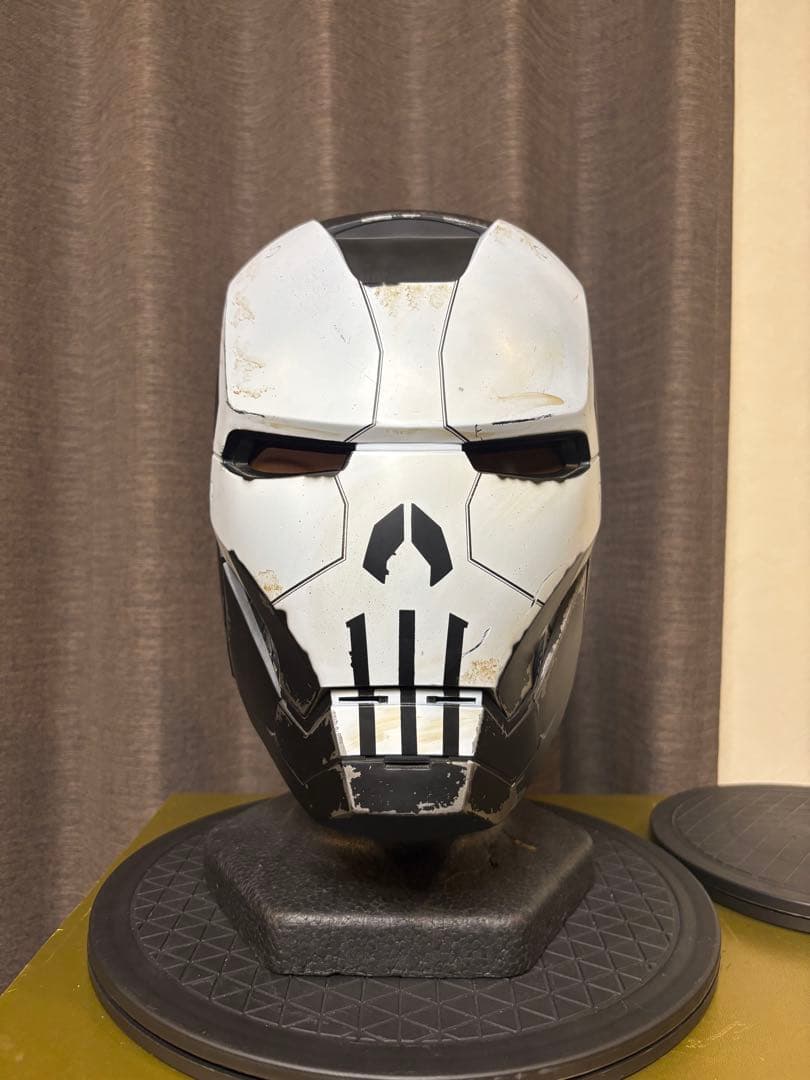 ウォーマシン X パニッシャー ヘルメット ダメージ加工 等身大 1/1