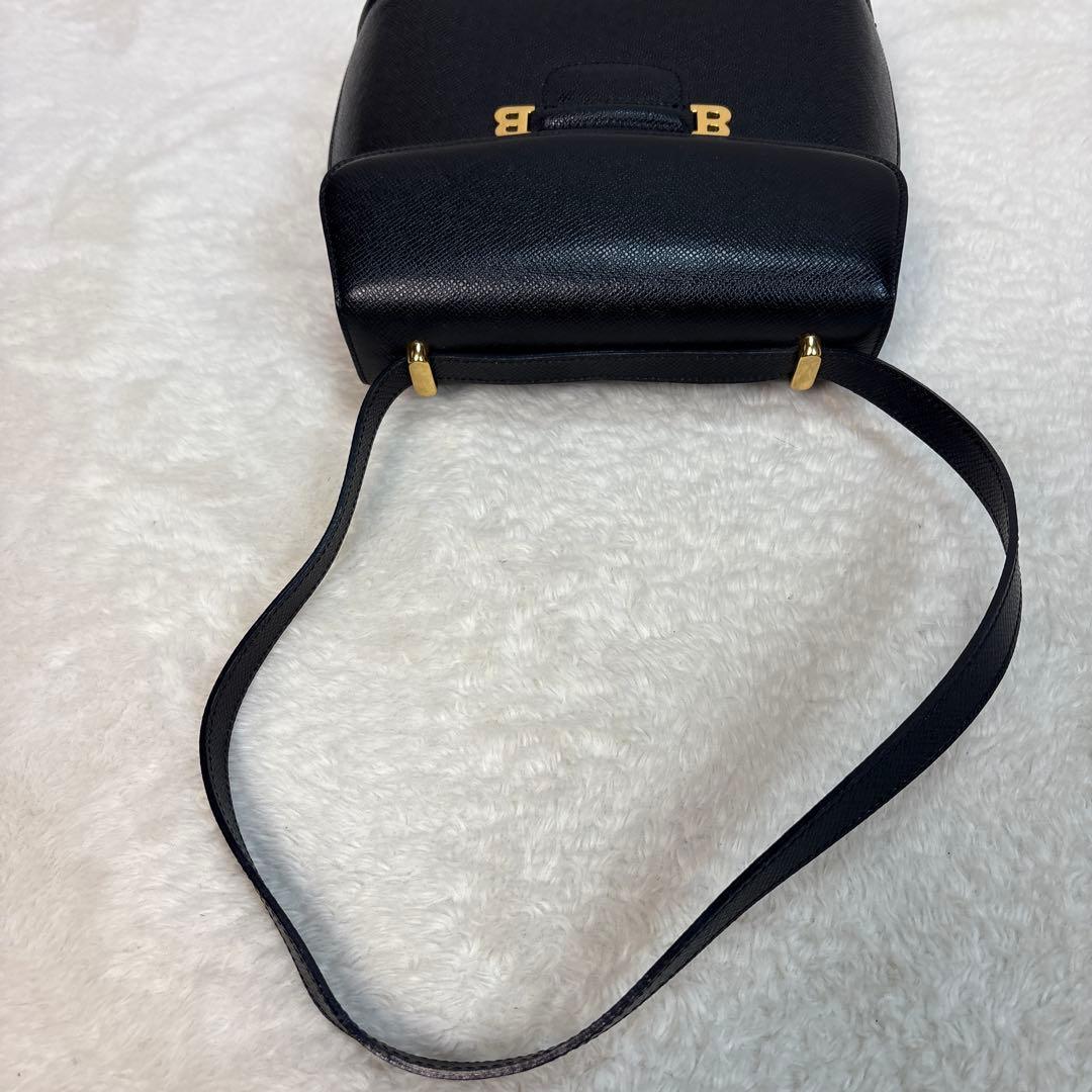 美品BALLYバリー　ショルダーバッグ　カーフレザー　Bロゴ　ゴールド金具