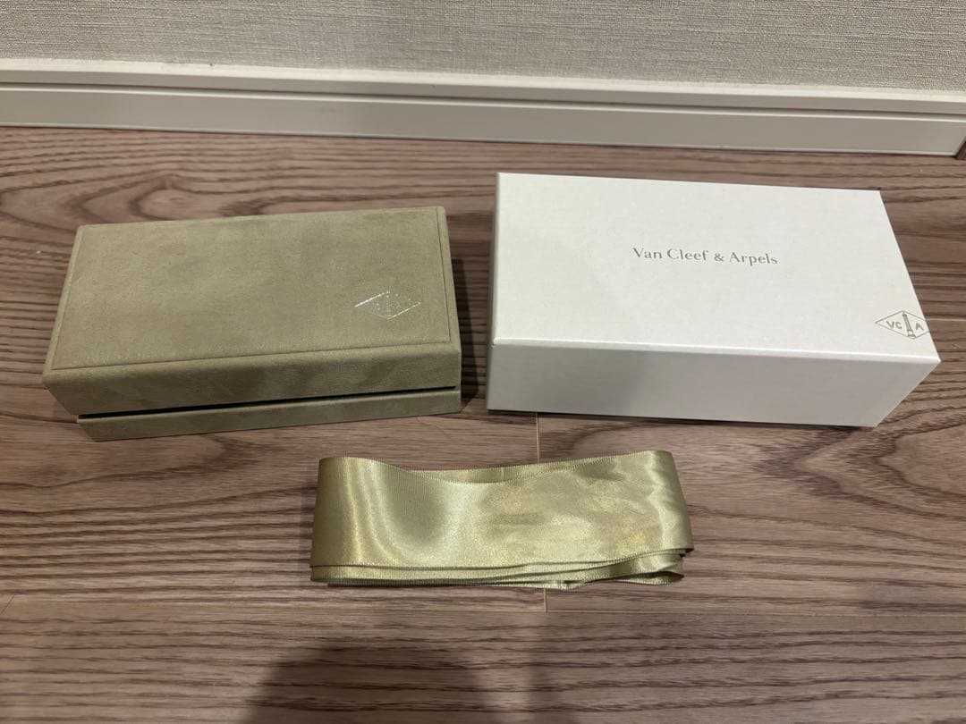 Van Cleef & Arpels 空箱　ギフトボックス