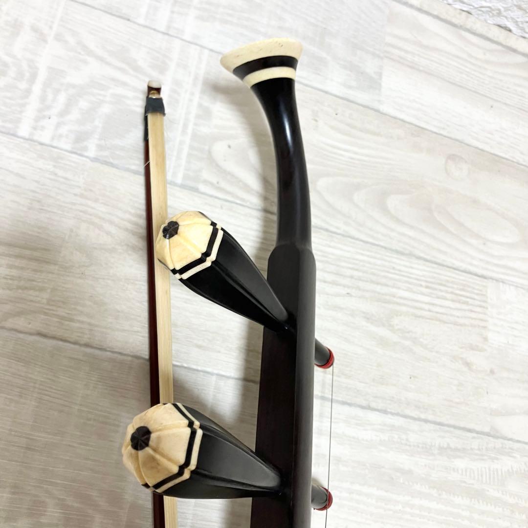 蛇皮　本革　高級 二胡 中国 弦楽器 彫刻 民族楽器 ケース付き　付属品多数