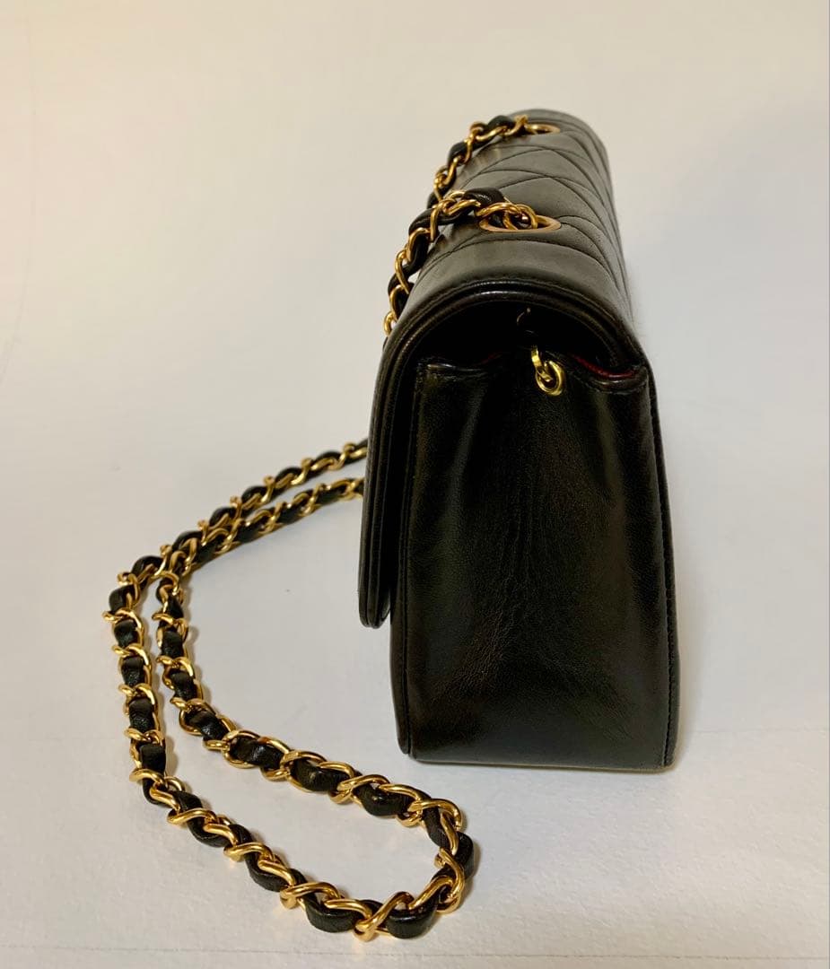 【極美品】CHANELシャネル マトラッセ ダイアナフラップ　ショルダーバッグ