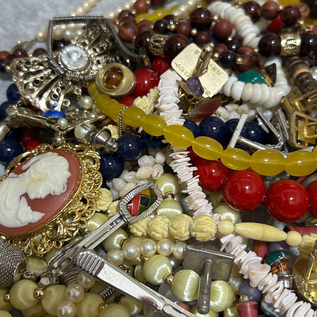 遺品整理　アクセサリーまとめ　ジャンク