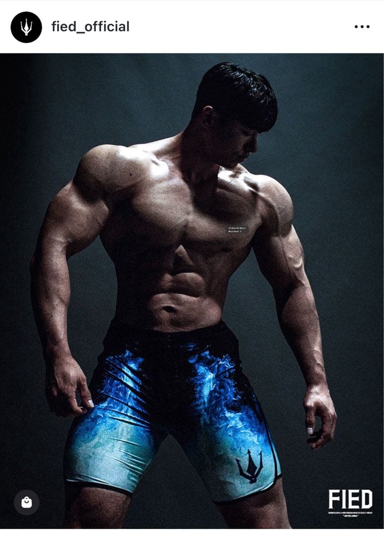 マ*サ様 ☻*様 FIED メンズ水着 26サイズ 黒と青の