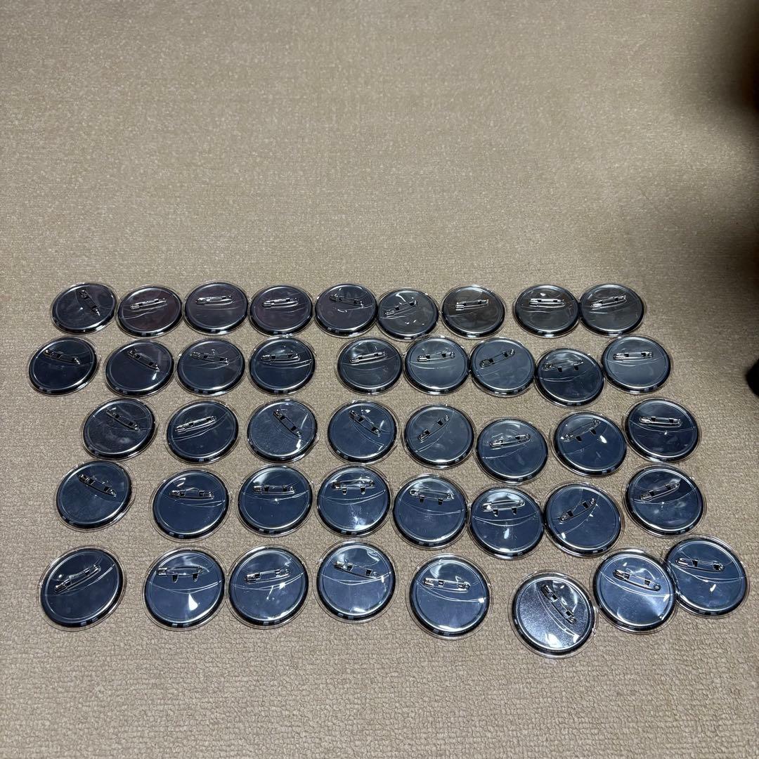 爆豪勝己 スーツ 缶バッジ