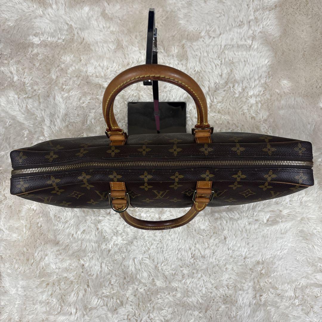 LOUIS VUITTON ポルトドキュマン ヴォワヤージュ モノグラム