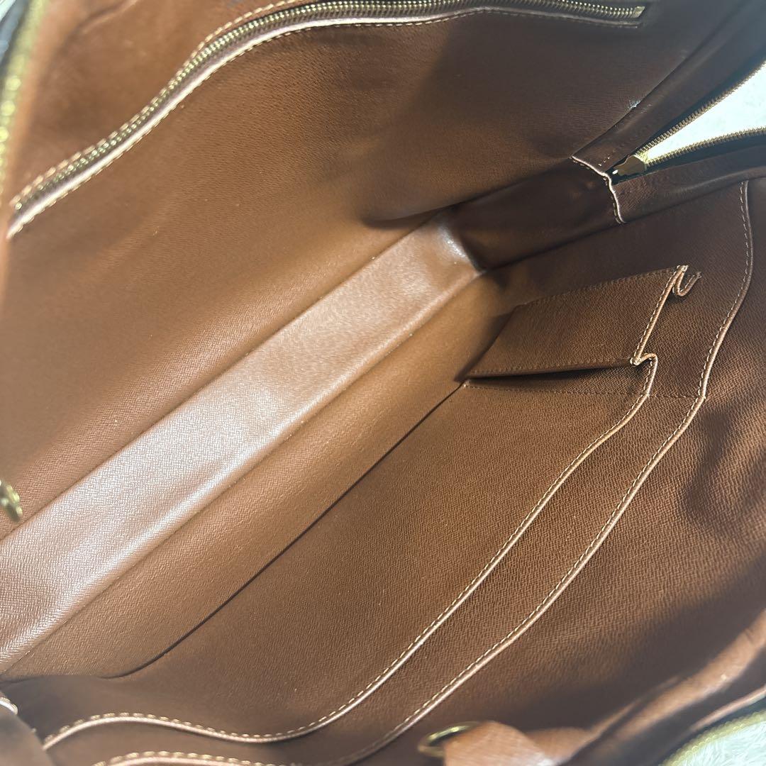 LOUIS VUITTON ポルトドキュマン ヴォワヤージュ モノグラム