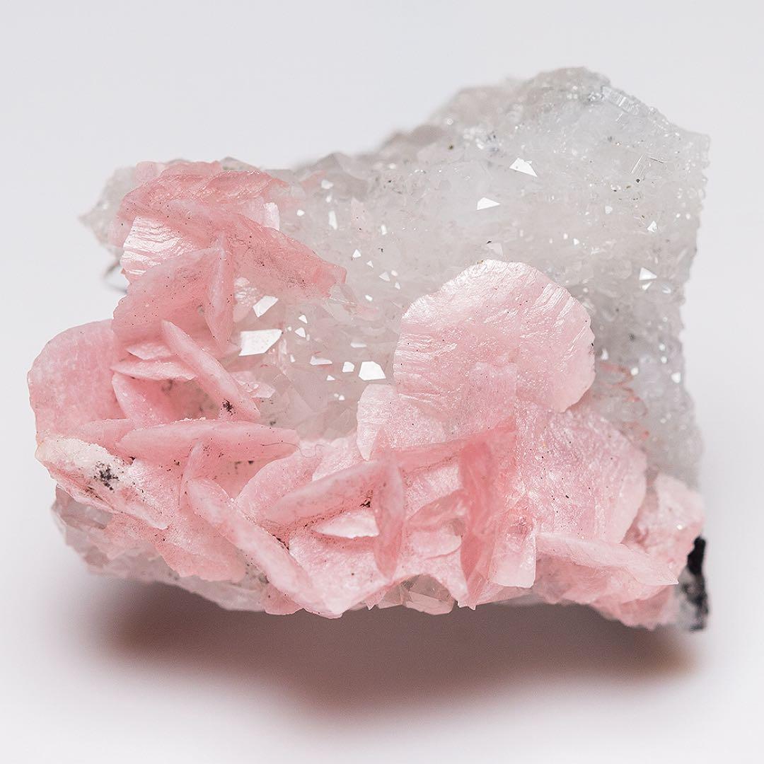 中国 ロードクロサイト 水晶 菱マンガン鉱 天然石 原石 鉱物標本 鉱石