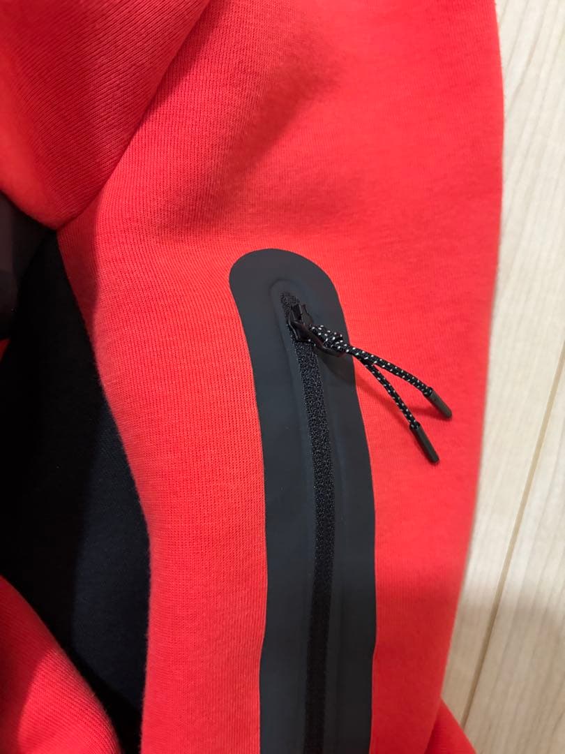 NIKE テックフリース 赤黒