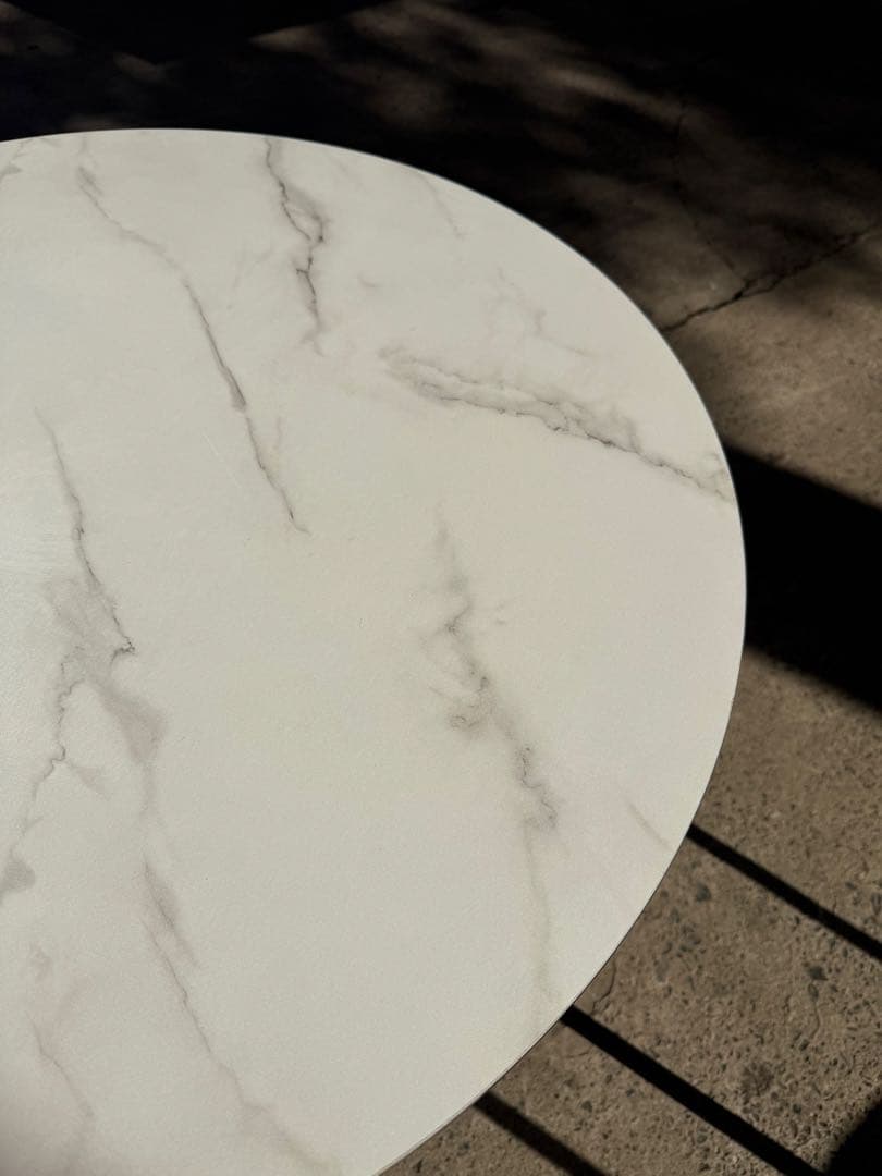 フランフラン ベル 大理石風ホワイトラウンドダイニングテーブル✨