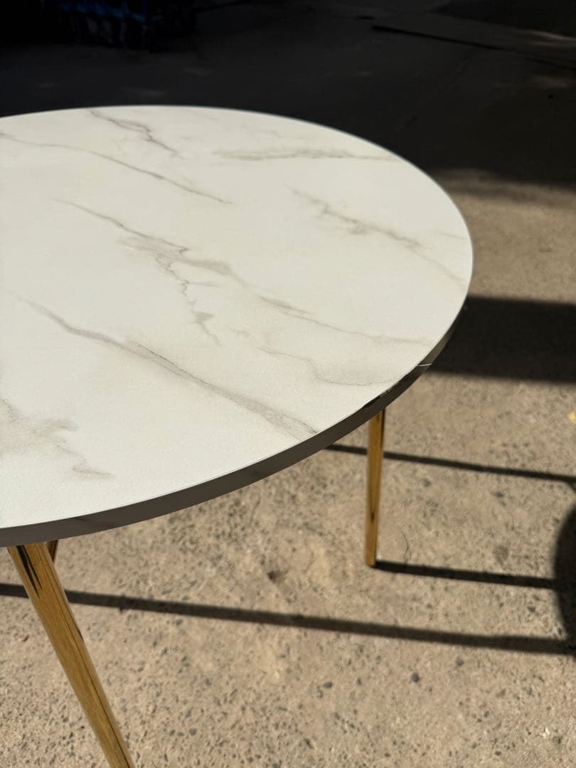 フランフラン ベル 大理石風ホワイトラウンドダイニングテーブル✨