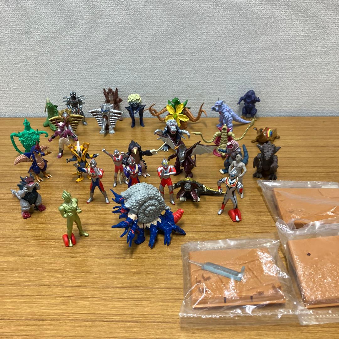 ティガ　ダイナ　モンスター大全集　ウルトラファイト　食玩　など