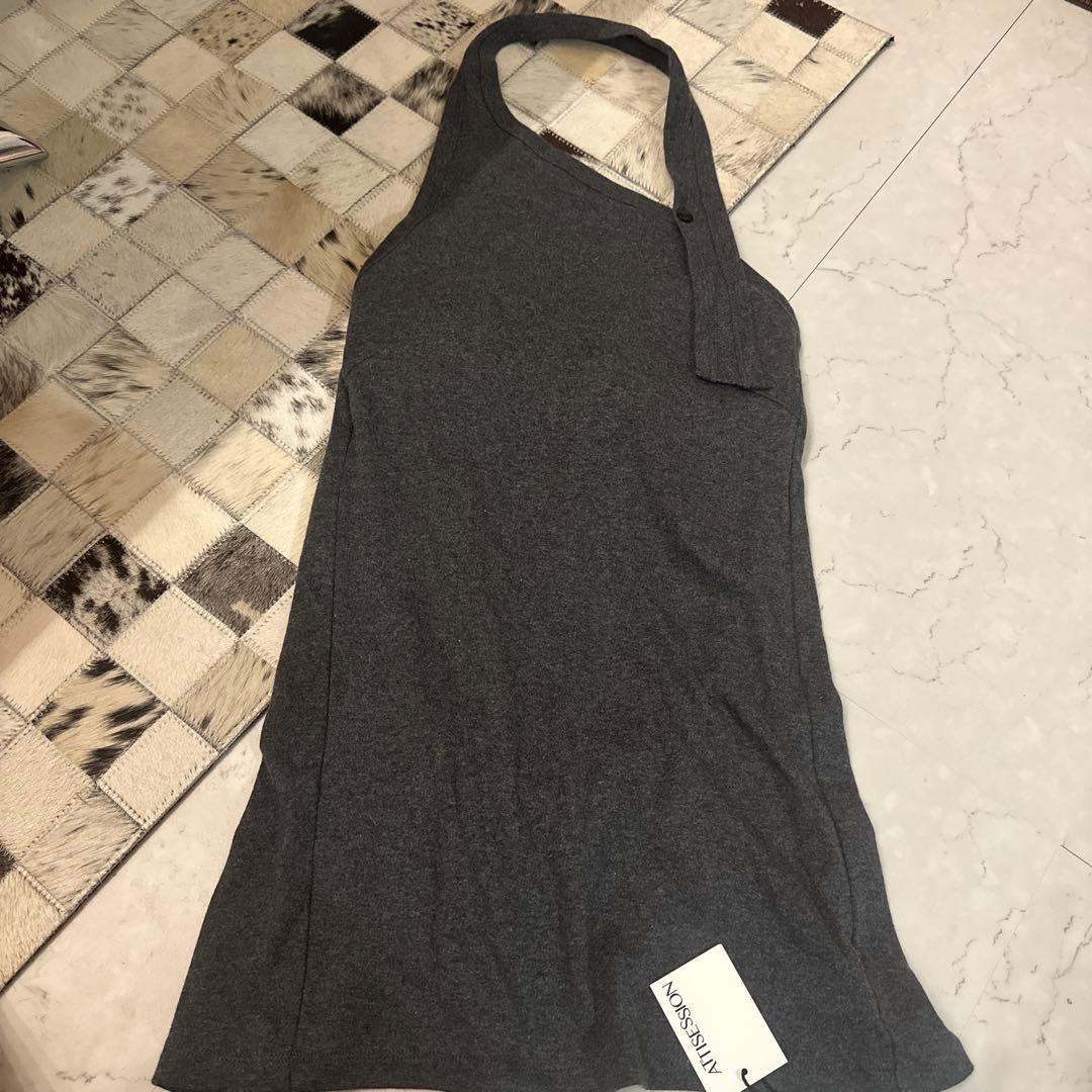 新品 ATTISESSION インナーパット バックタイ ホルターネックトップス