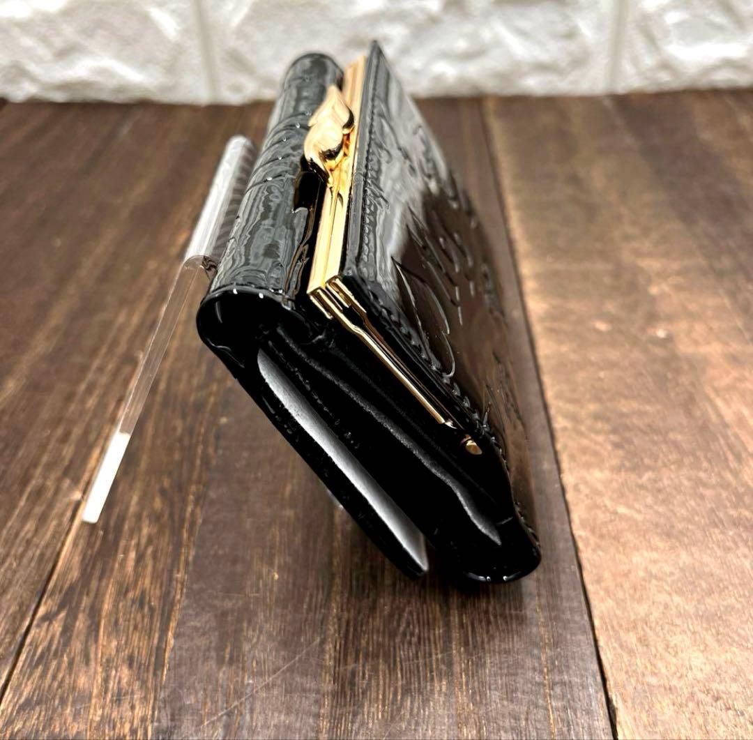 新品未使用　ヴィヴィアンウエストウッド 三つ折財布　黒　エナメル　がま口