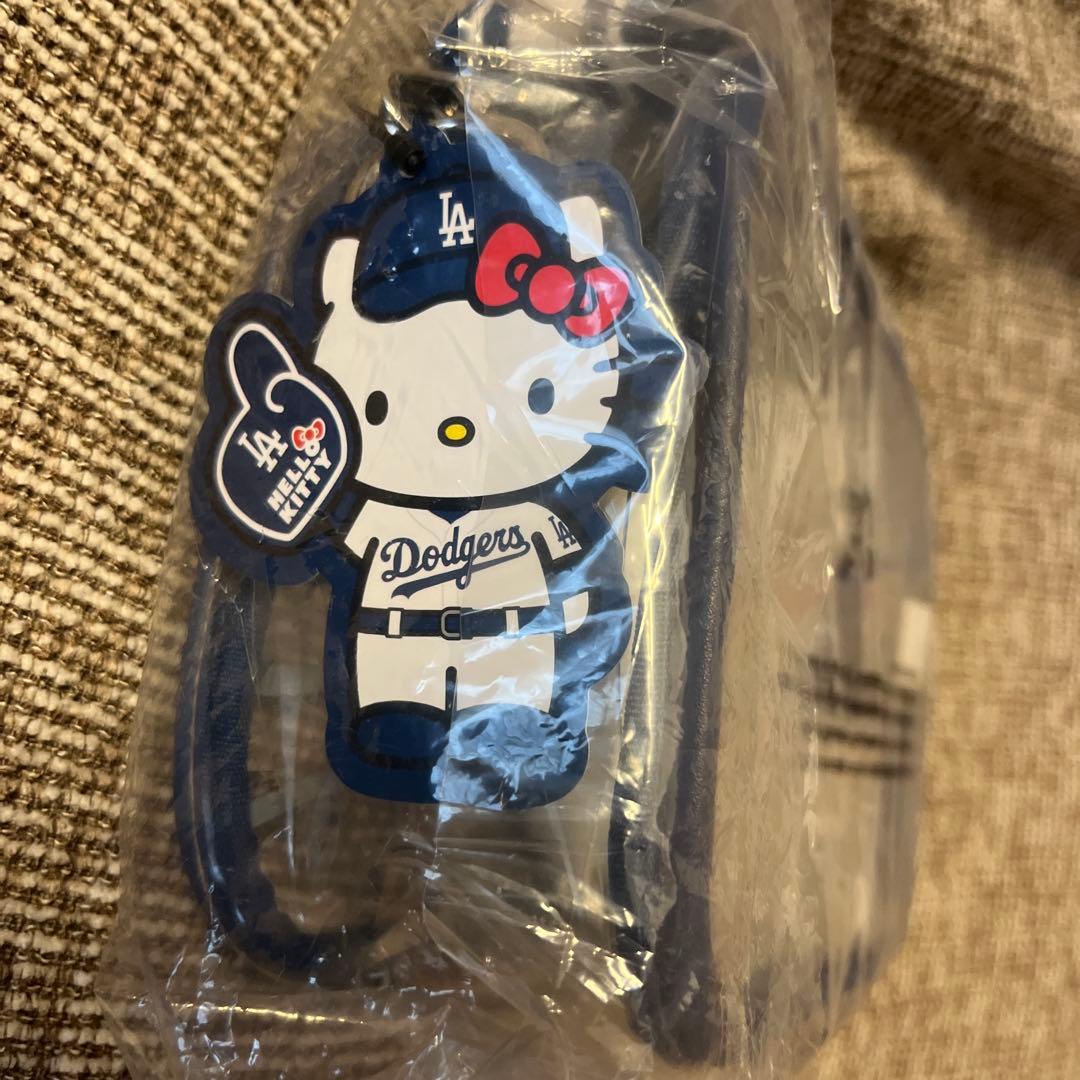 2025/8/5ハローキティ LAドジャース コラボバッグ MLB ドジャース