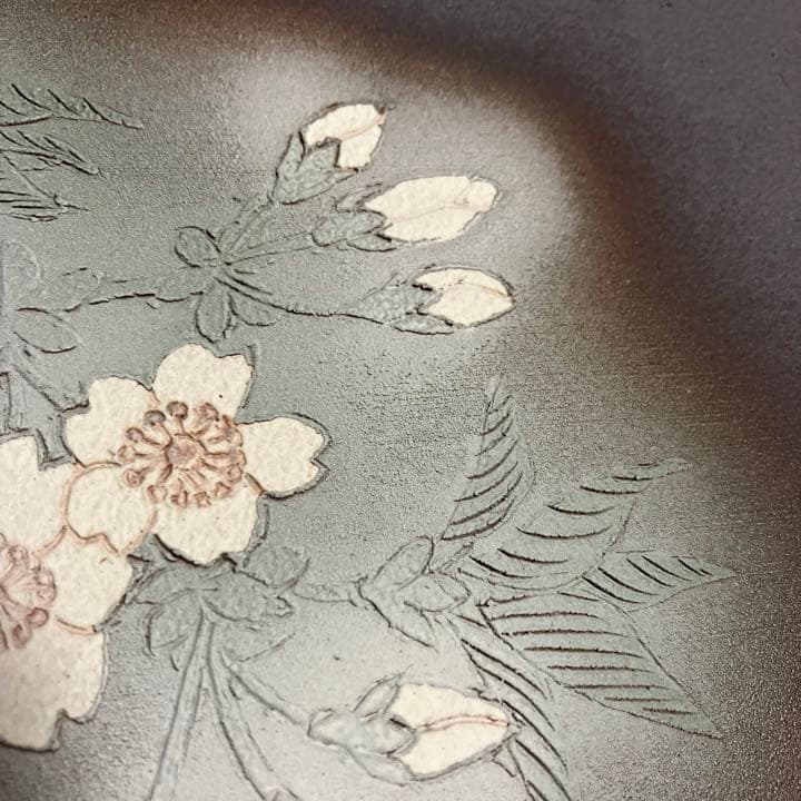 備前焼 重厚感ある作家もの陶板画 霞に桜 ガラス付きシルバーフレーム