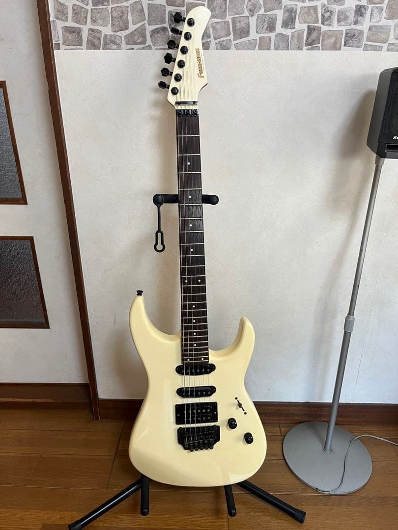 フェルナンデスFR-55 トレモロアーム、ケース付き - メルカリ