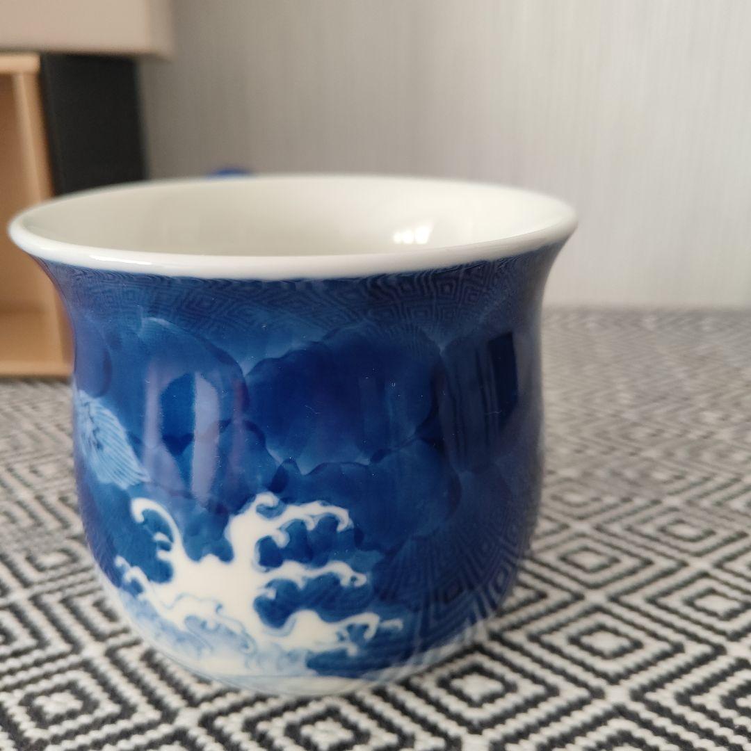 皇室御用達（箱付） 有田焼 深川製磁 染付波に龍 モーニングカップ
