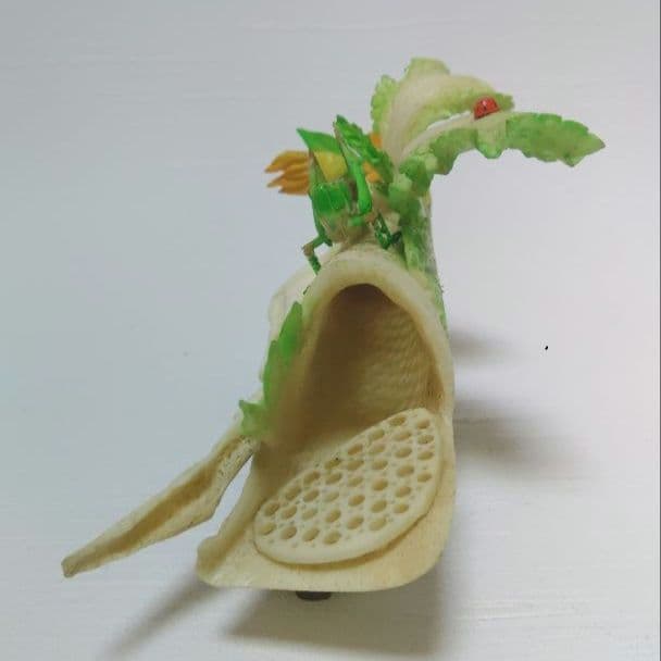 竹と白菜とバッタの彫刻 牛骨製 飛蝗 置物 中国美術 ミ10