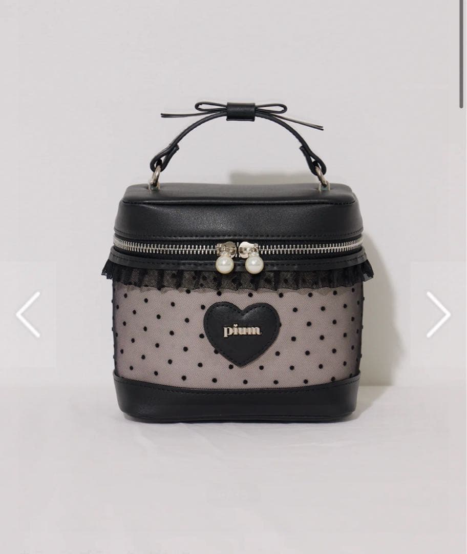 piumハートドットチュールバニティ ブラック×ピンク - メルカリ