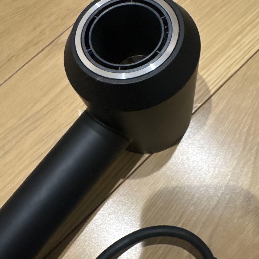 ダイソンドライヤー　HD08