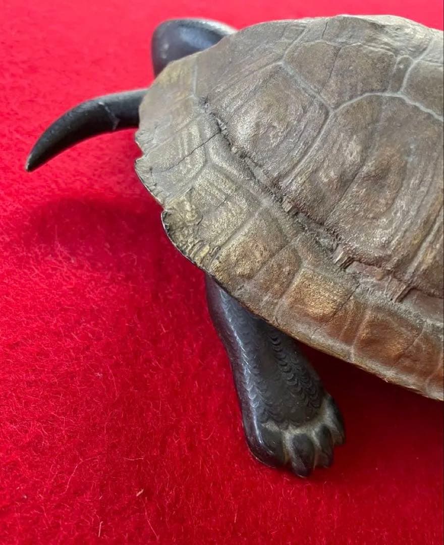 美術作品・亀の彫像・小物入れ・骨董品・松立斉・亀彫刻・印籠・彫刻・